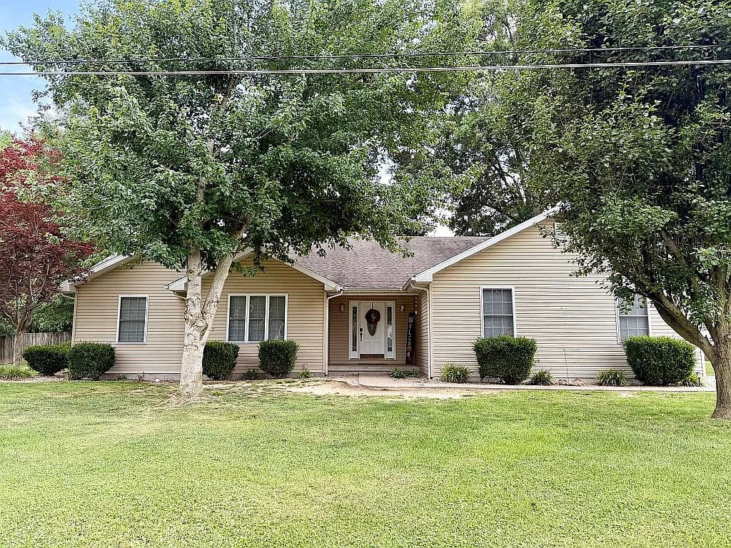 813 Pawnee Dr — exterior photo