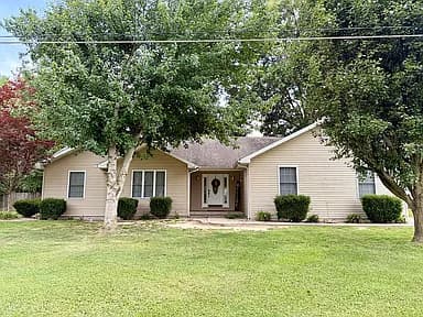 813 Pawnee Dr — exterior photo