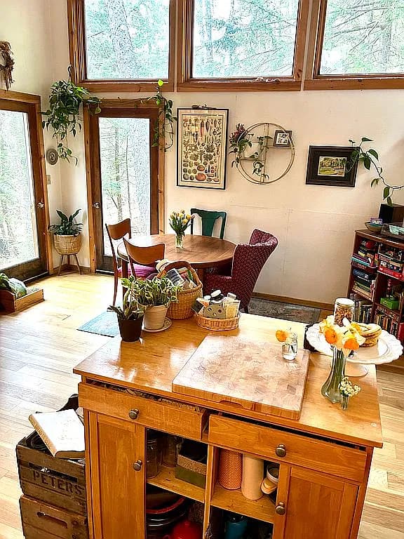1041 Moss Hollow Rd — exterior photo