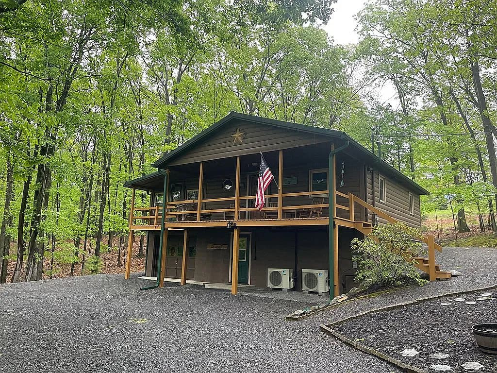 5731 Lakeside Dr — exterior photo