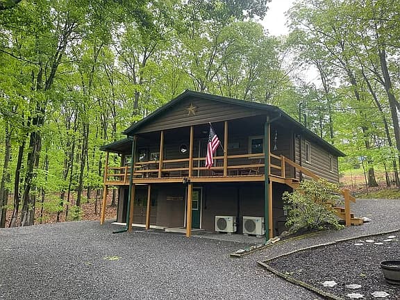 5731 Lakeside Dr — exterior photo