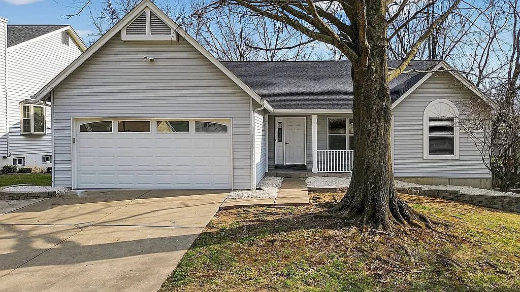 360 Misty Valley Dr — exterior photo