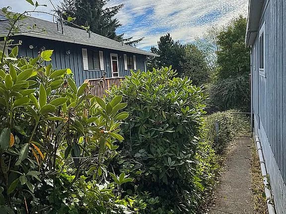 4501 SE High School Dr — exterior photo