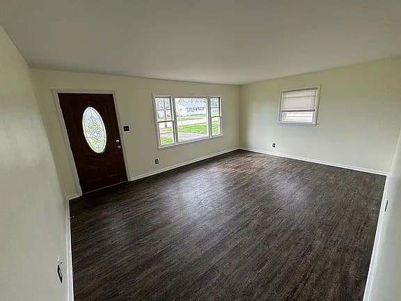 2834 Shartle St — exterior photo