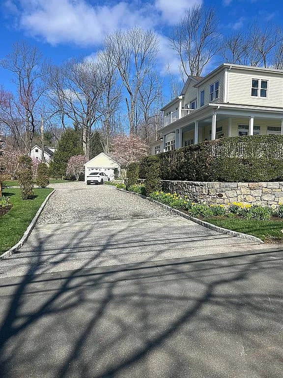 24 Cottage Ave — exterior photo