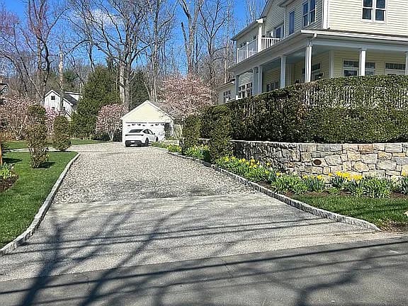 24 Cottage Ave — exterior photo