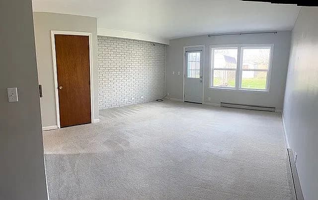 1618 Plymouth Dr — exterior photo