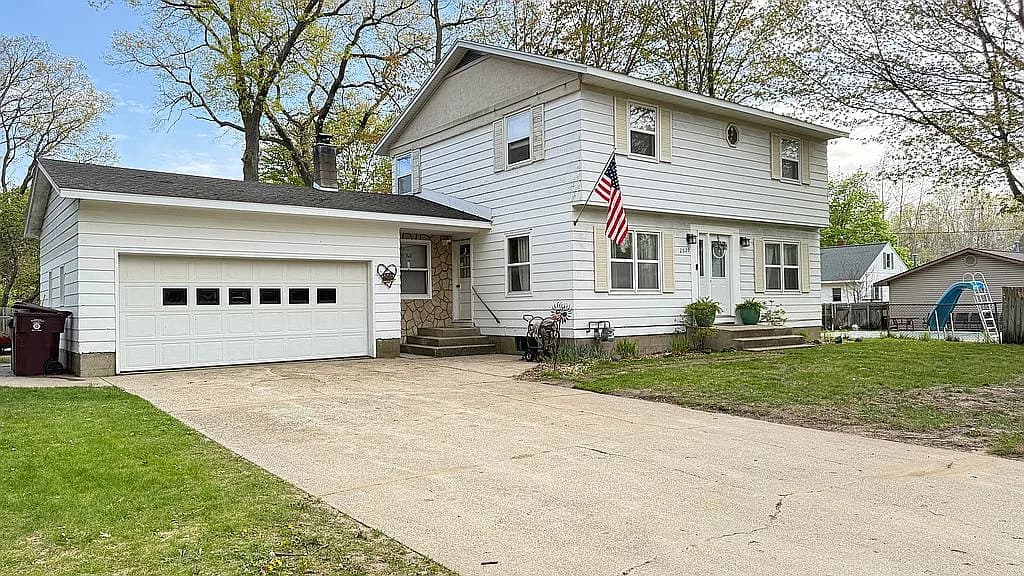 2029 Southland Dr — exterior photo