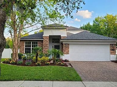 131 Cornwall Dr — exterior photo