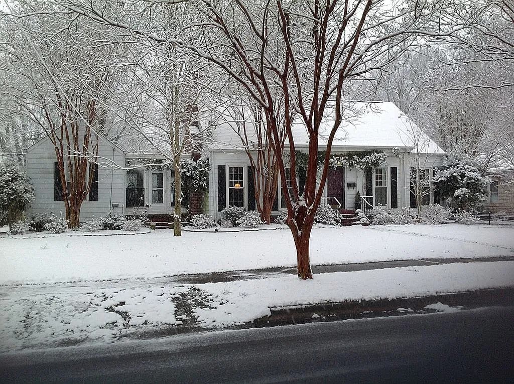 1006 Willingham Rd — exterior photo