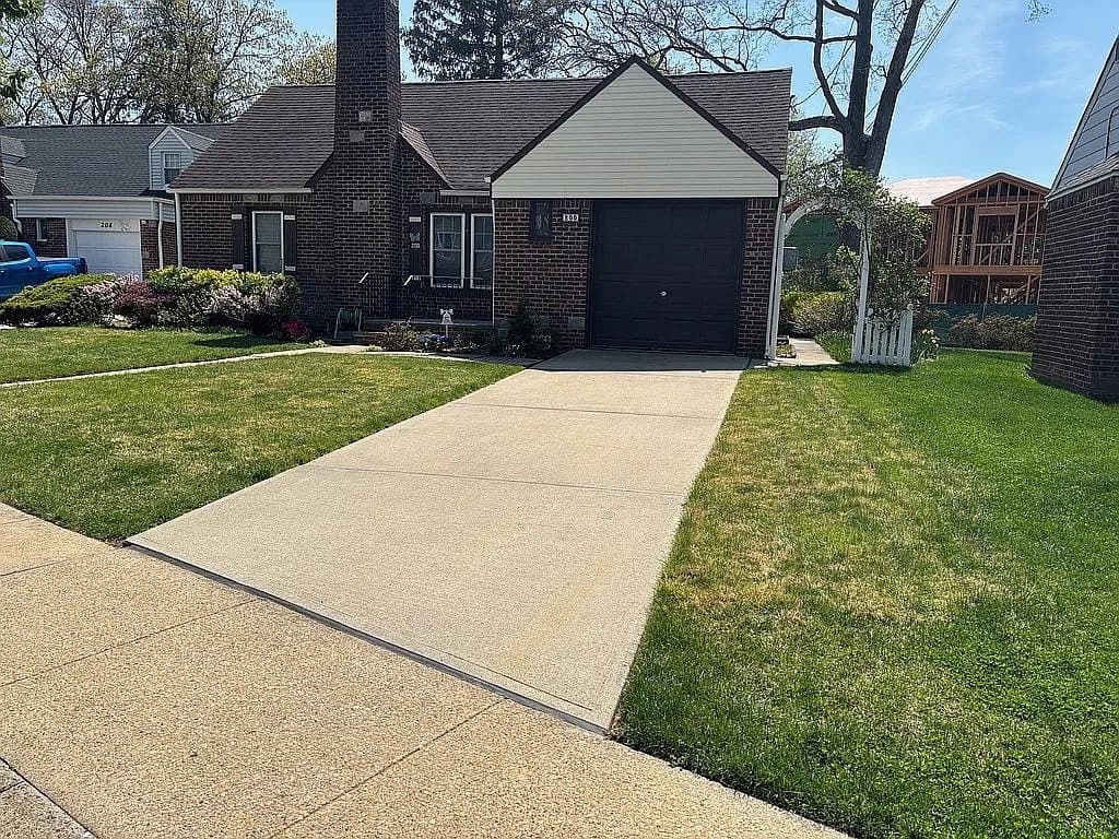 200 Edward Ct — exterior photo