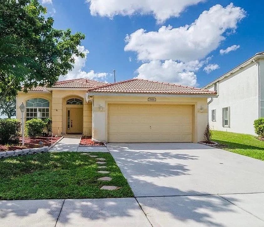 1886 NW 145th Ter — exterior photo