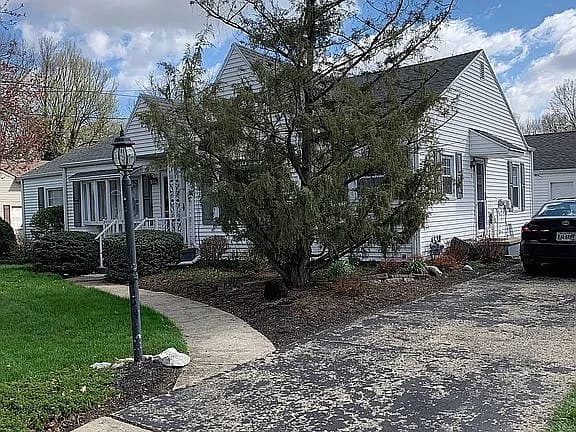303 Short Dr — exterior photo