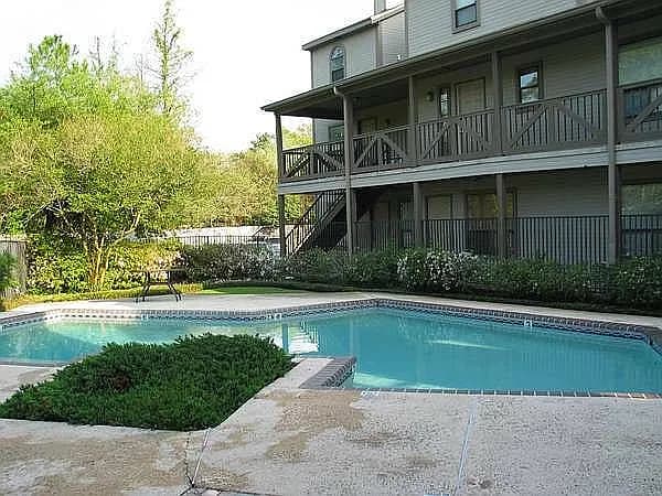 3330 Willard St APT 606 — exterior photo