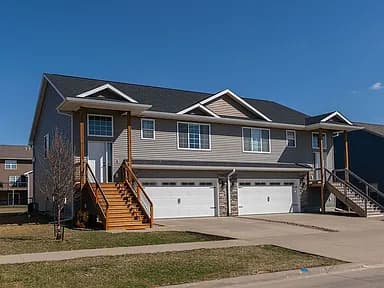 910 Hillside Dr — exterior photo