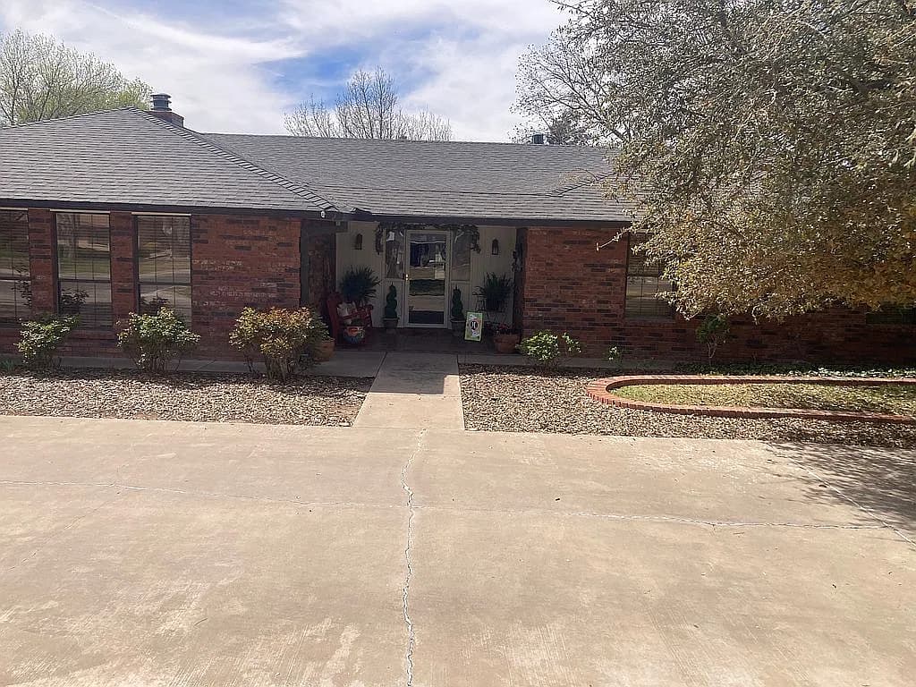 2902 Diamond A Dr — exterior photo