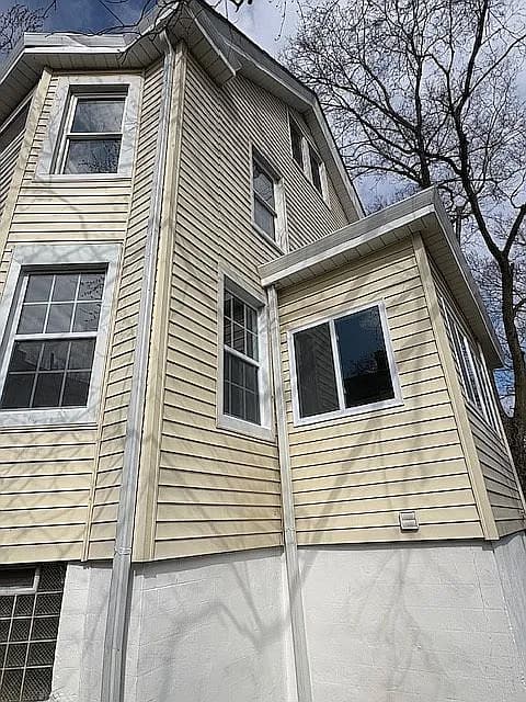 436 Hawthorne Ave — exterior photo