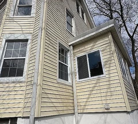 436 Hawthorne Ave — exterior photo