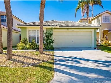 7063 Middlebury Dr — exterior photo