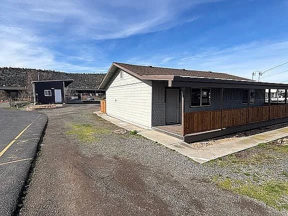 949 NW Madras Hwy — exterior photo