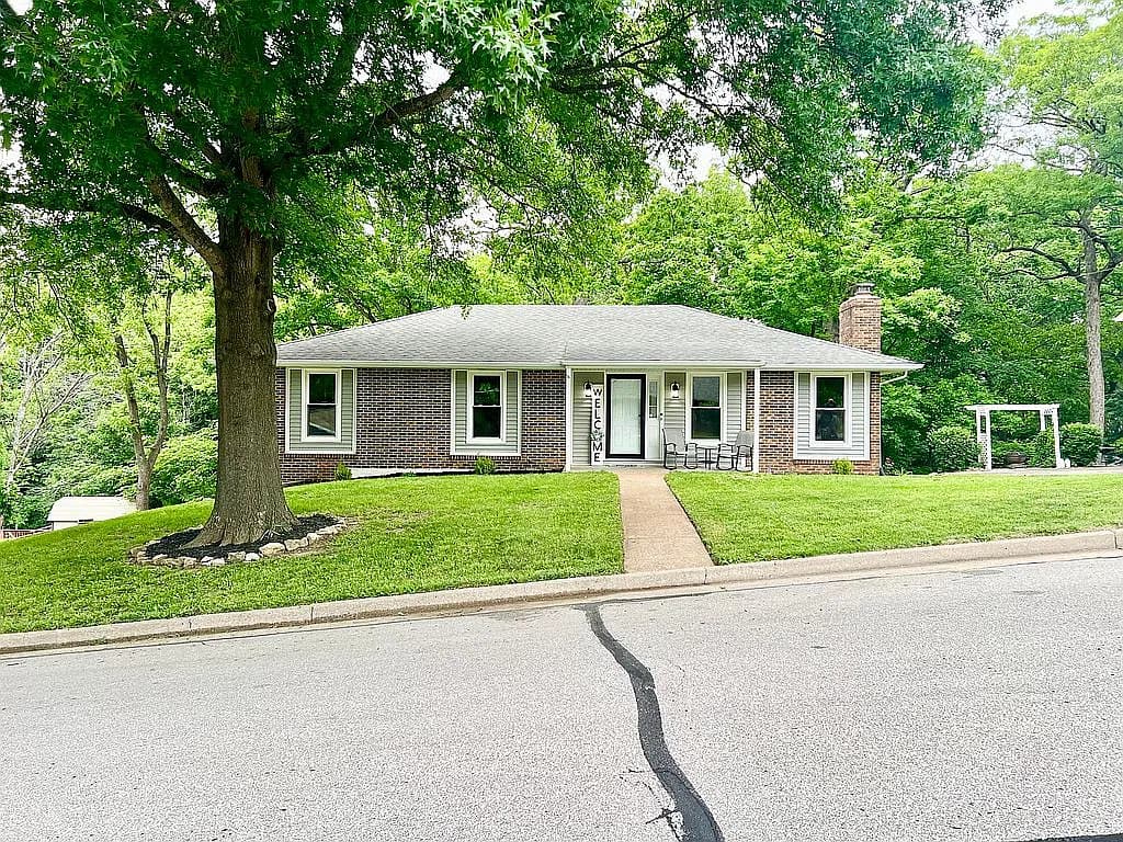 2421 Scenic Dr — exterior photo
