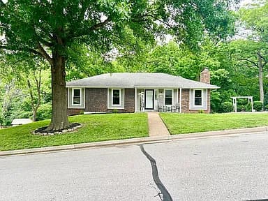 2421 Scenic Dr — exterior photo
