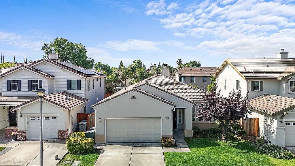 4700 49th Ave — exterior photo