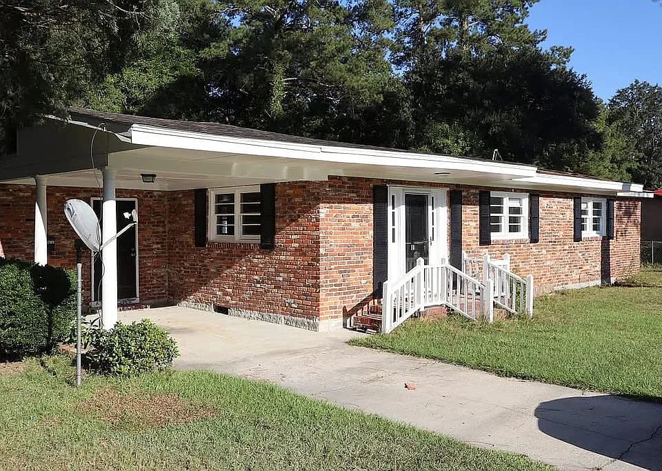 11 William Epps Loop — exterior photo