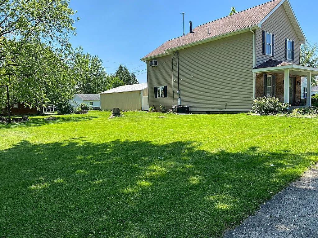 307 W Jackson St — exterior photo