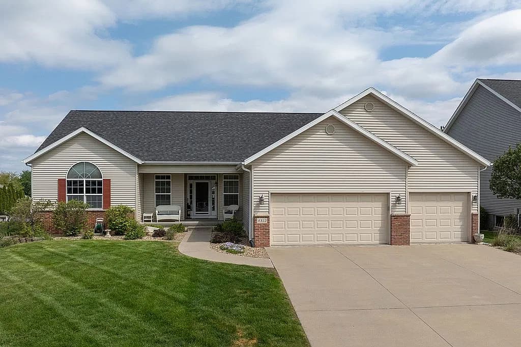 4312 Woodsonia Ct NW — exterior photo
