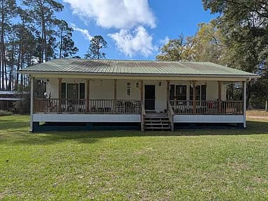 2001 Register Rd — exterior photo