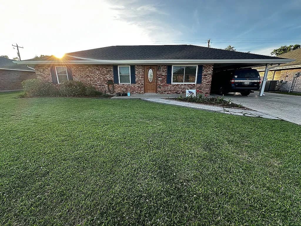 127 Oakview Dr — exterior photo