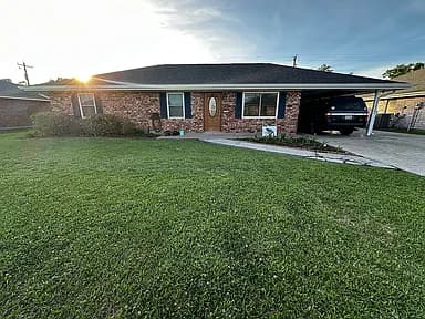 127 Oakview Dr — exterior photo