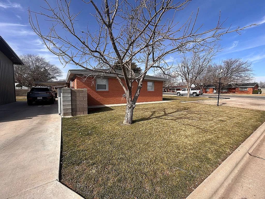 601 SW Avenue I — exterior photo