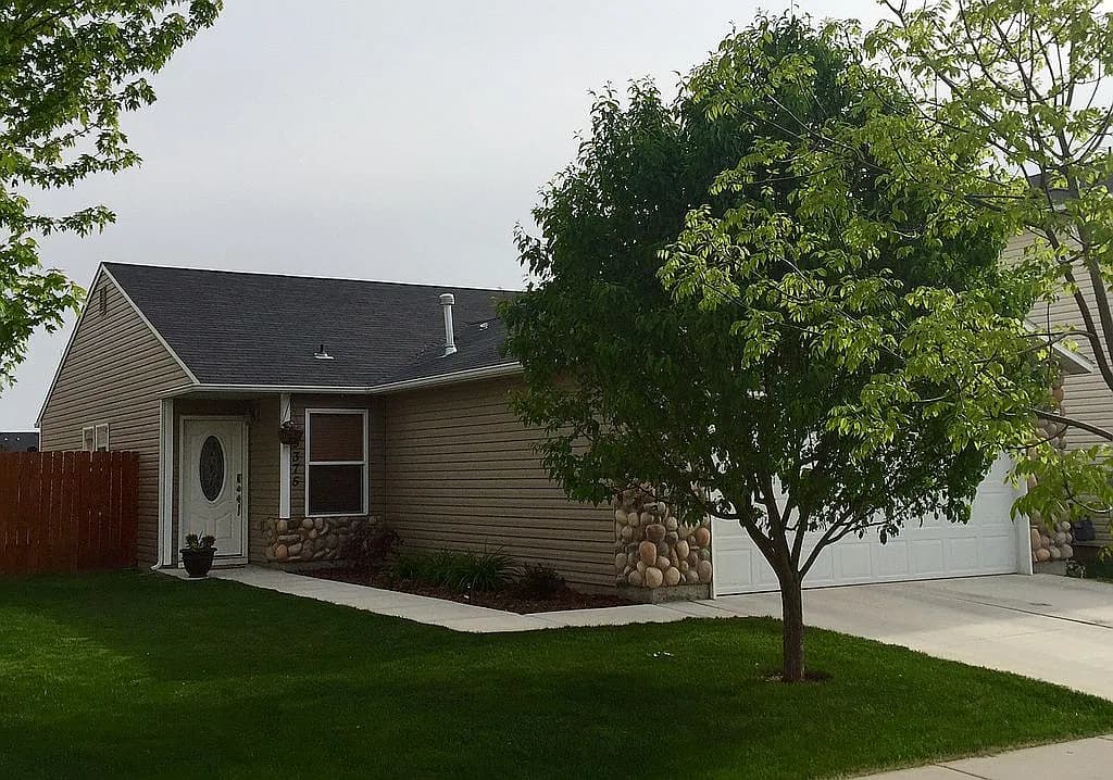 9375 W Hearthside Dr — exterior photo