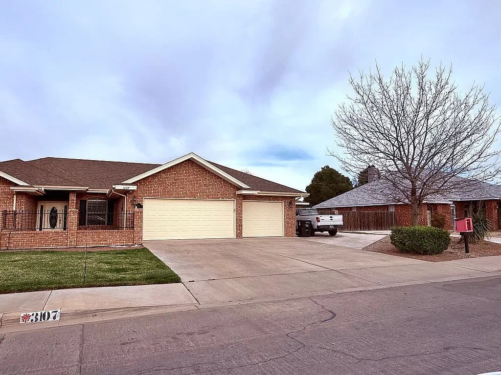 3107 Onate Rd — exterior photo