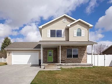 2920 Simon St — exterior photo