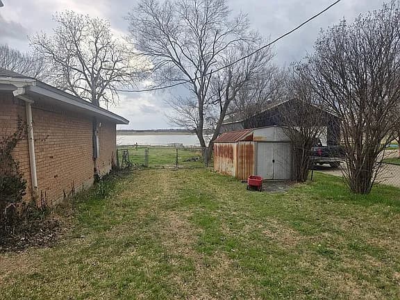 4378 Old Fort Worth Rd — exterior photo