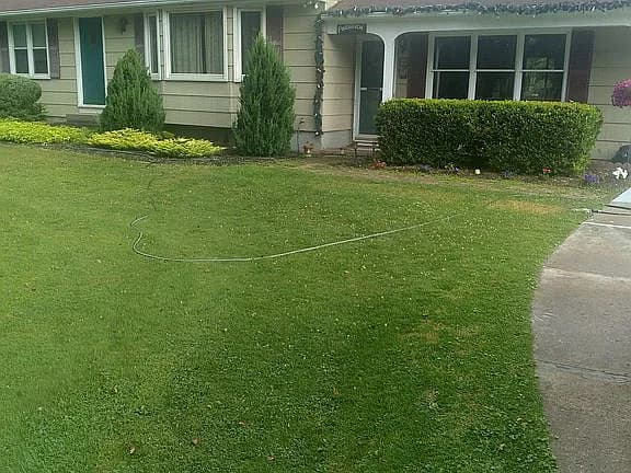 2580 N French Rd — exterior photo