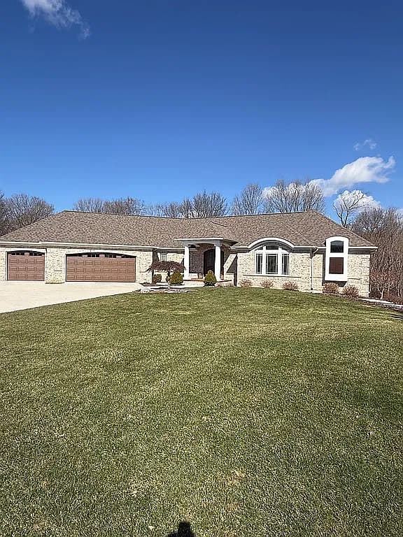 663 Stonehenge Dr SW — exterior photo