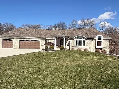 663 Stonehenge Dr SW — exterior photo