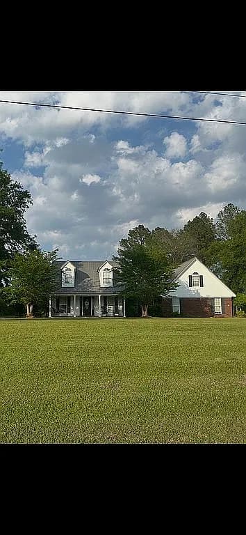 8143 Highway 503 — exterior photo