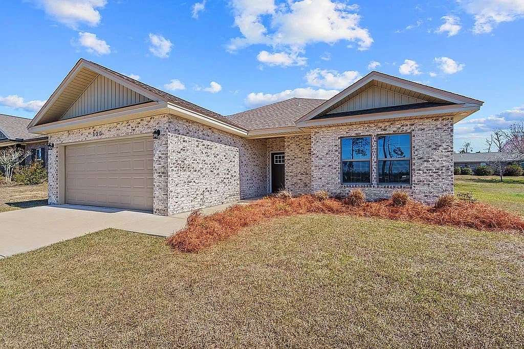 300 Hugh Thomas Dr — exterior photo