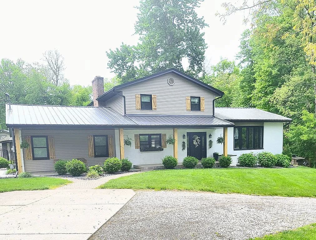 15910 County Road 18 — exterior photo