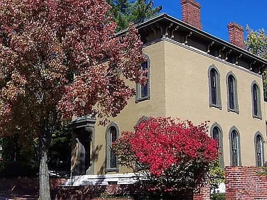 617 State St — exterior photo