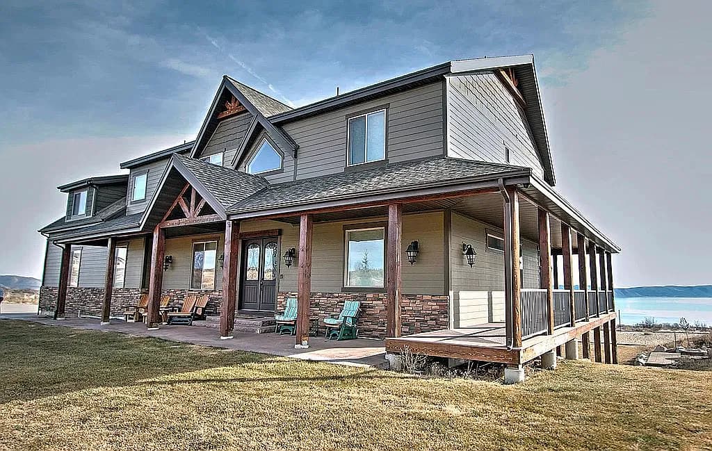 1607 Reserve Dr — exterior photo
