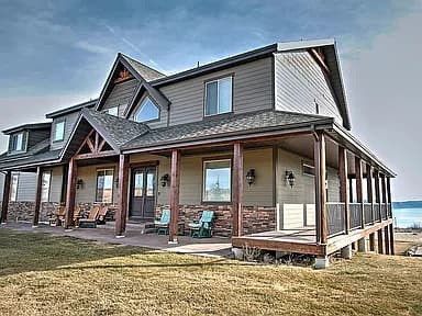 1607 Reserve Dr — exterior photo