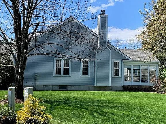 1 Hubbells Falls Dr — exterior photo