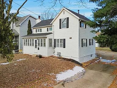 102 E Winfield St — exterior photo