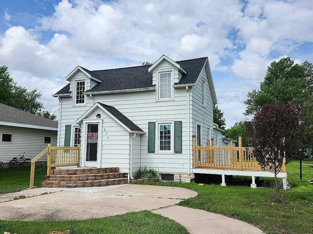854 Ash Ave — exterior photo